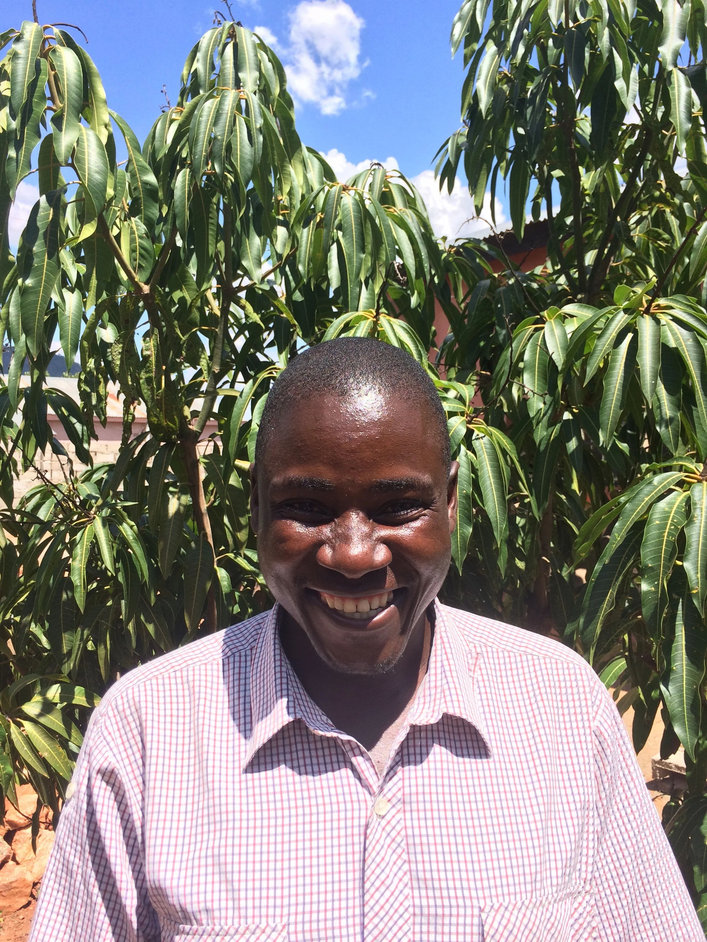 Maxwell Mbewe, Teacher Supervisor Katete Maxwell Mbewe holds a diploma in Early Childhood Education from Mufulira Professional College. He joined Impact Network in 2011 and served as a Deputy Teacher in Charge at Mkhazika School where he taught Grade 1 and 2 classes. In 2015, Maxwell served as a Teacher in Charge at Mnyaula community school and as a Grade 1 teacher. In 2016, Maxwell was promoted to a Teacher Supervisor in Katete East.