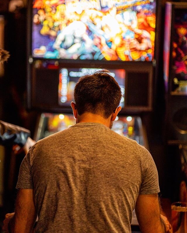 He&rsquo;s a pinball wizard! Expecto Balltronus! #whoneedsaface #whenimservingupdatback #pinball #ballsofsteel 📸: @therealmatatat