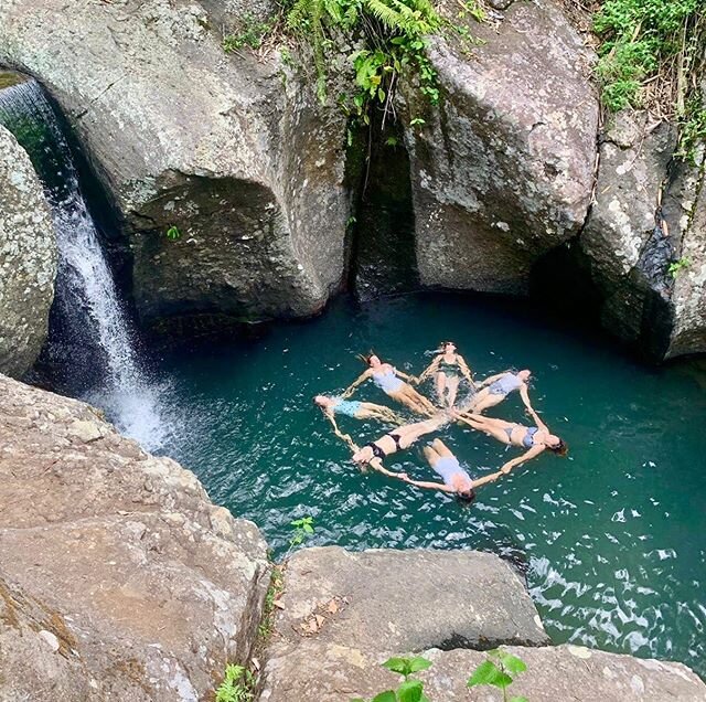 More swimming at our secret waterfall at Villa Jembrana &ldquo;West Bali Retreats&rdquo;
#villajembrana #yogaretreat #yogaholiday #yogaeverywhere #travel #retreat #retreat #om #yoga #yogalife #yogafun #yogaclass #yogacommunity #hadiiyabarbel #group #