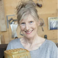 Wendy Passmore Goddfrey Artistic Director, WP Puppet Theater Using a Puppet as Class Mascot