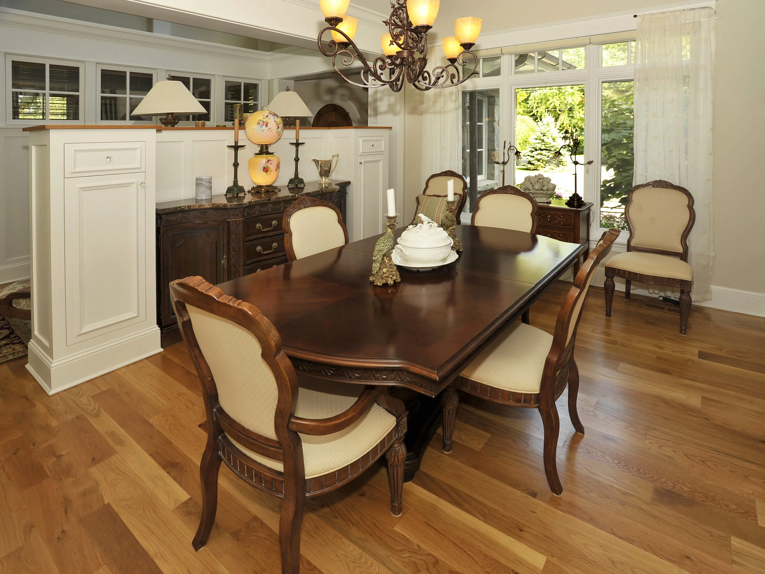 dining room copy.jpg