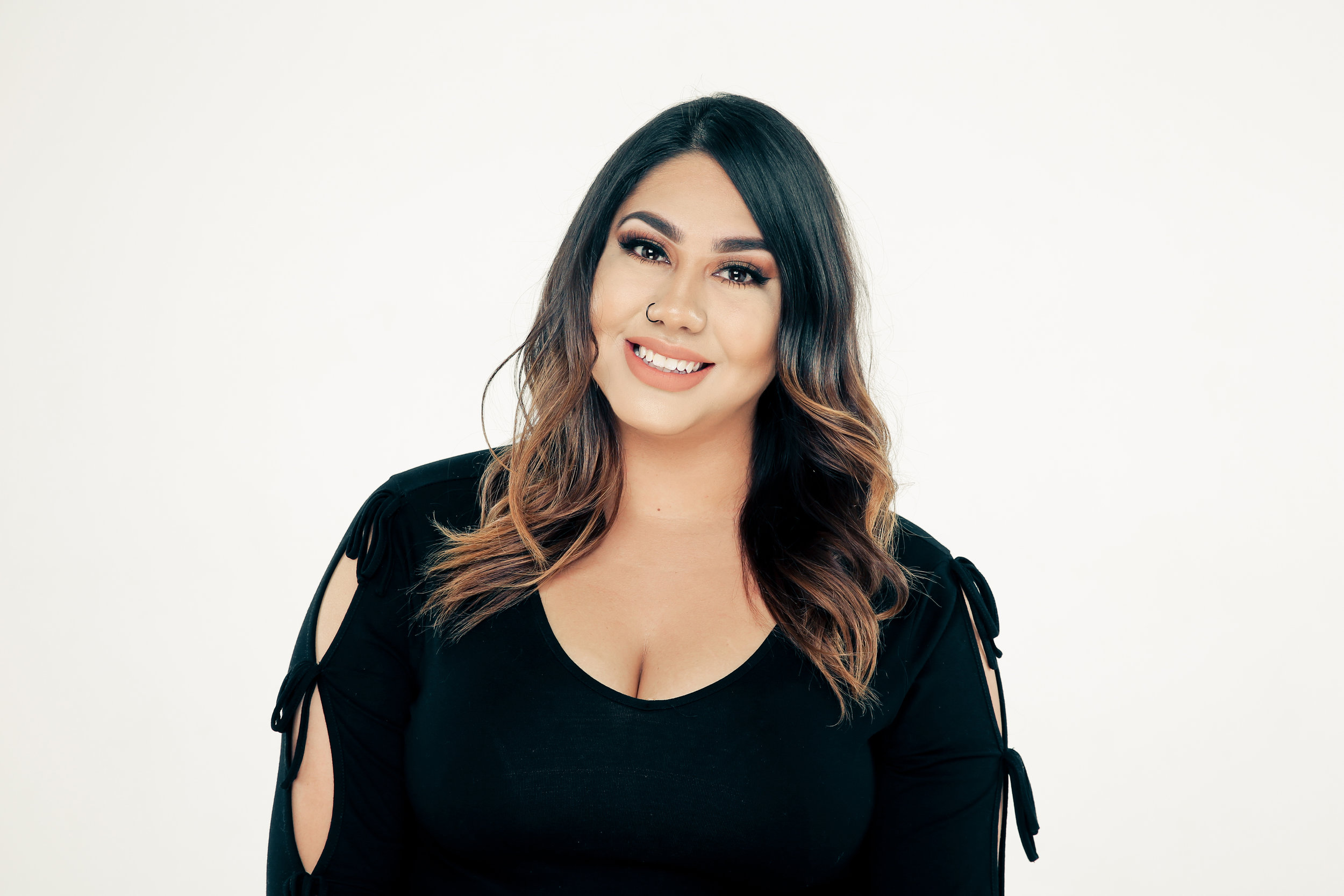 Mely Garcia- LASHISTA/ MAKEUP ARTIST