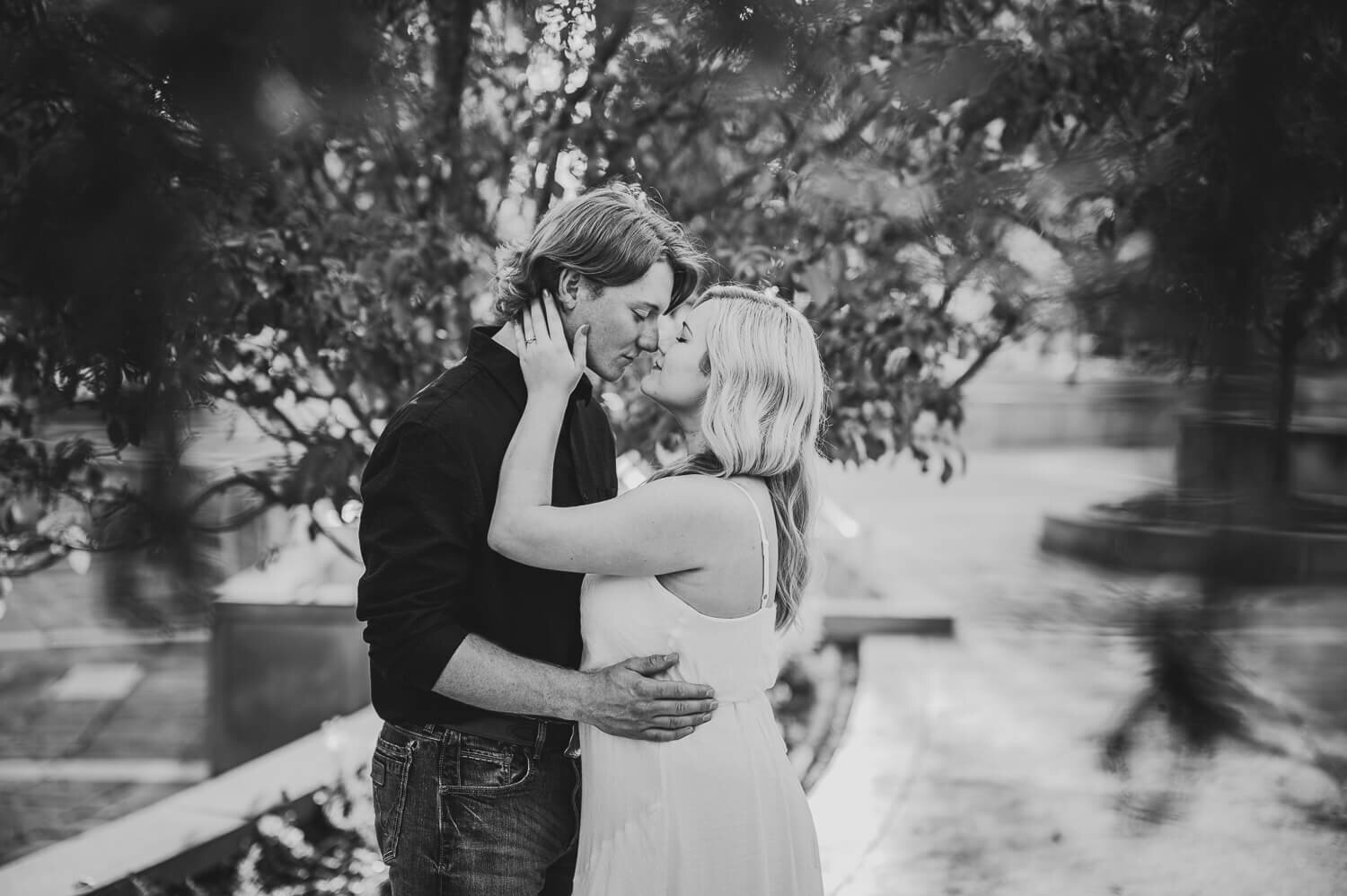 downtown peoria il engagement session-13.jpg