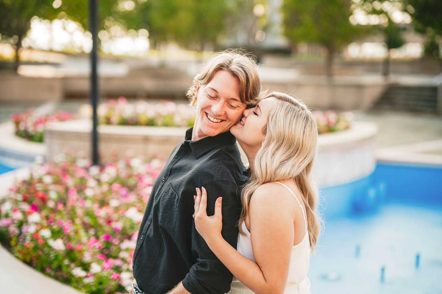 downtown peoria il engagement session-15.jpg
