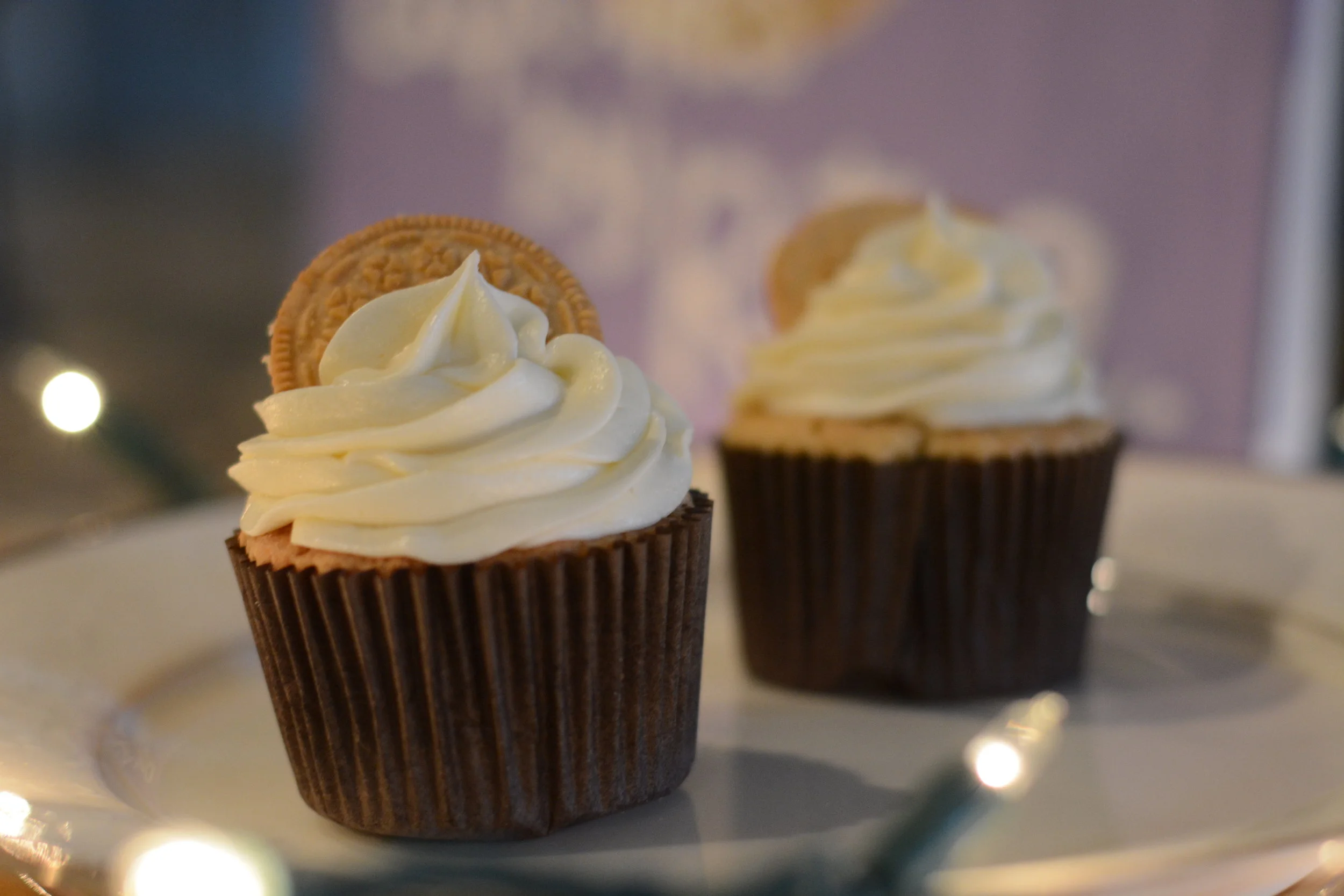 Everything Vanilla! Not a big chocolate fan but still love Oreos? No biggy CBR, has something special just for you! Vanilla cupcake with a Vanilla Oreo hidden inside! Also, available in Strawberry cake batter!