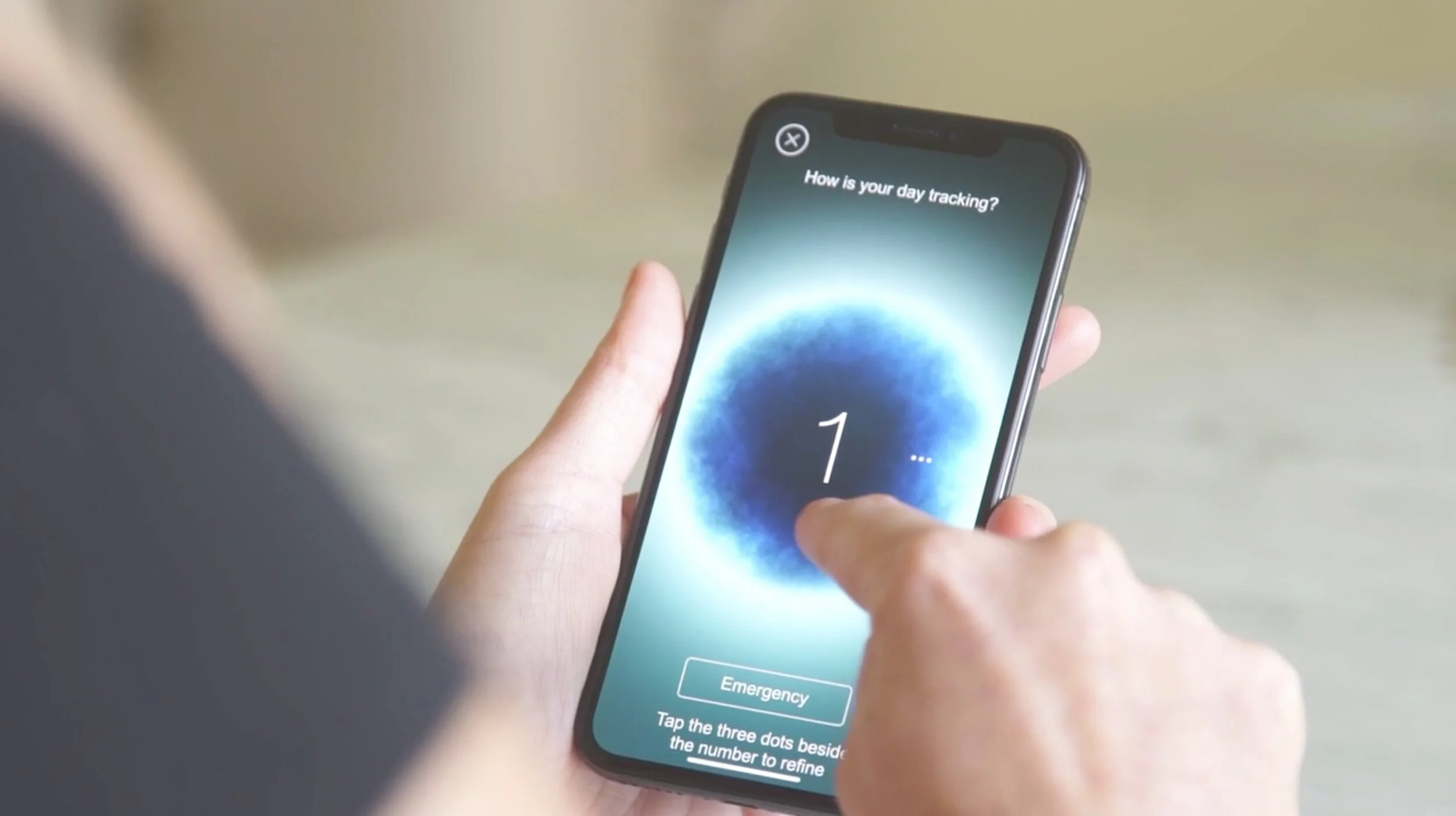 Person using Looper on iPhoneX 3.JPG