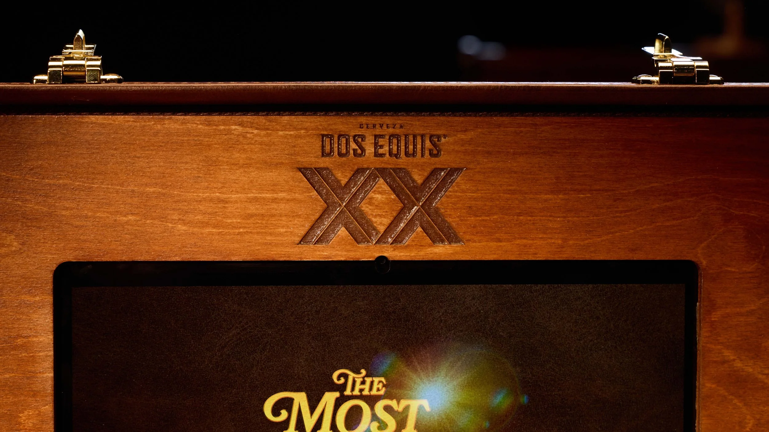 DosEquis_TheMostInterestingBigGameAd_4.jpg