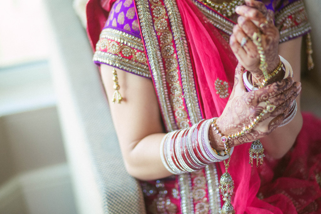 hindu-wedding-mumbai-into-candid-photography-dk-11.jpg