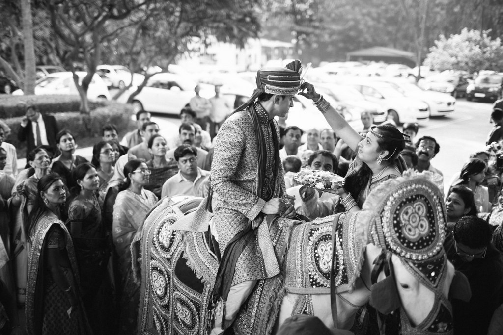 hindu-wedding-mumbai-into-candid-photography-dk-19.jpg