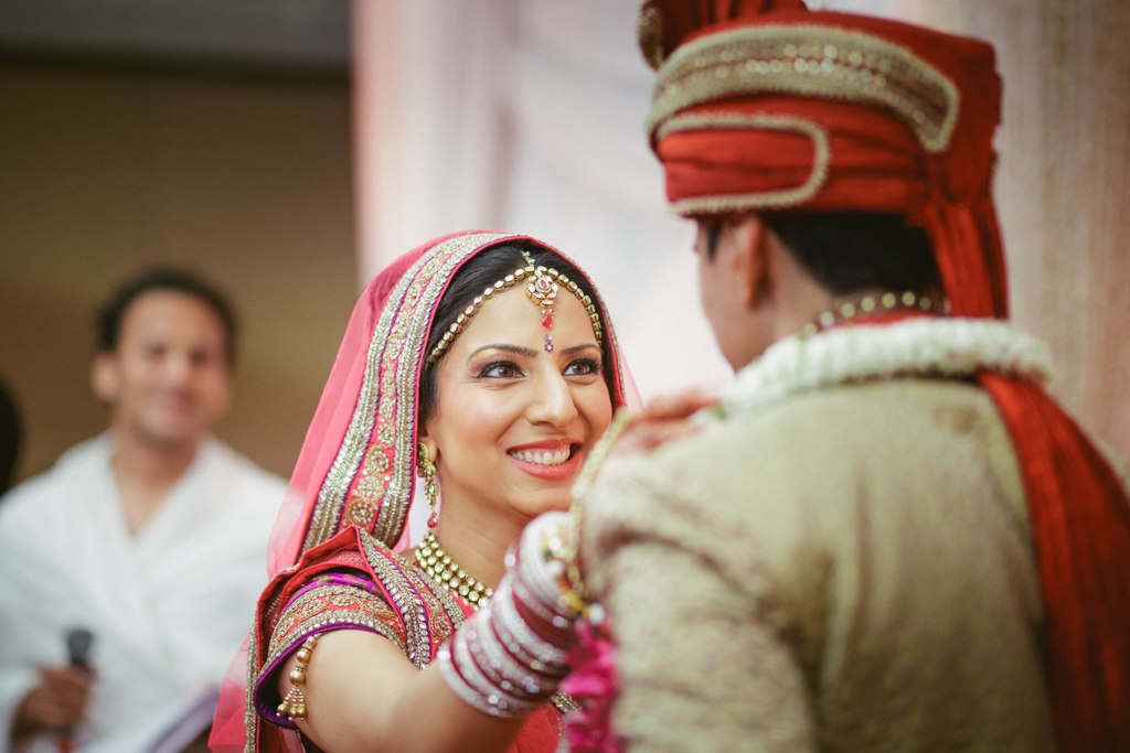 hindu-wedding-mumbai-into-candid-photography-dk-29.jpg