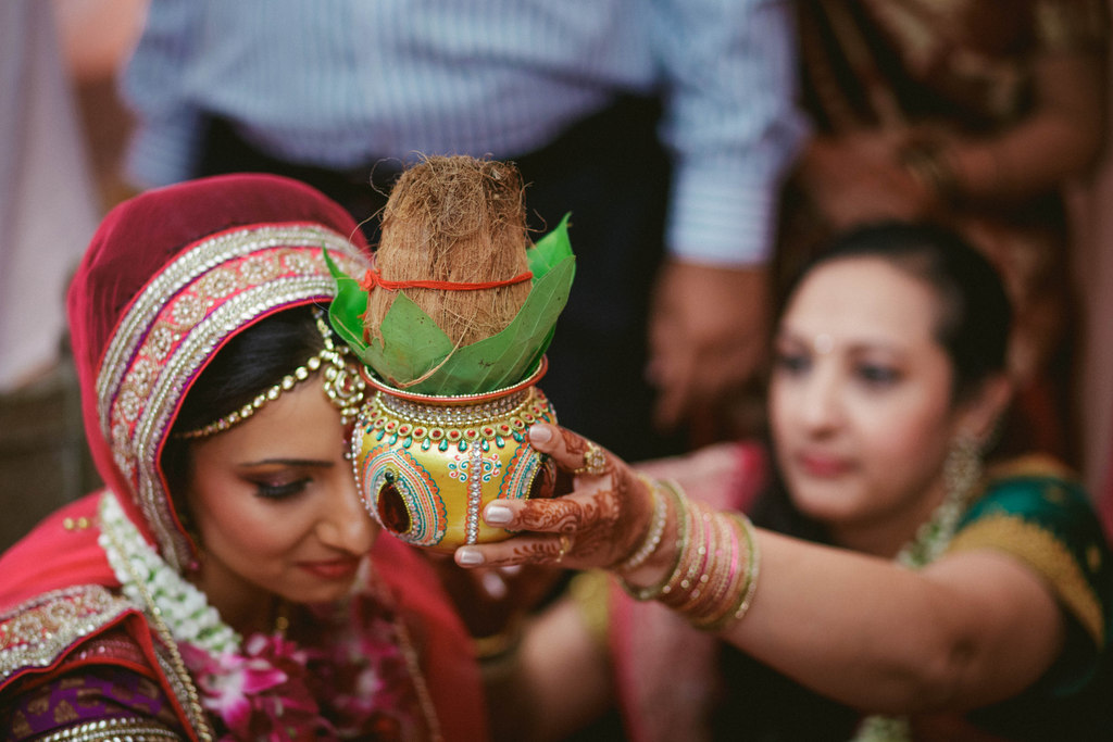 hindu-wedding-mumbai-into-candid-photography-dk-35.jpg