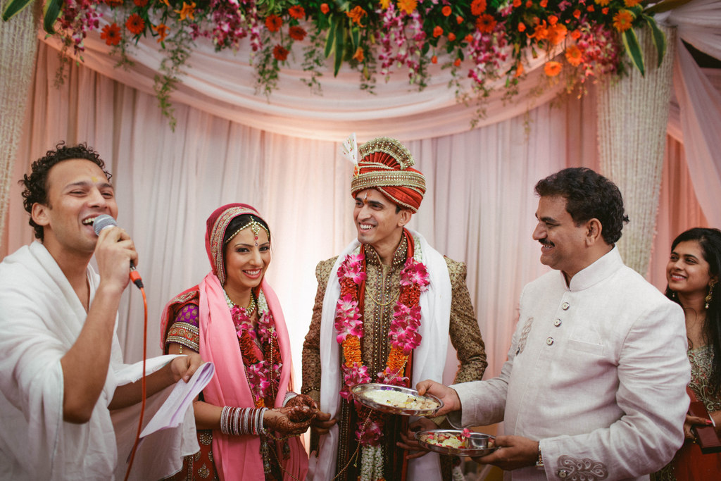 hindu-wedding-mumbai-into-candid-photography-dk-39.jpg