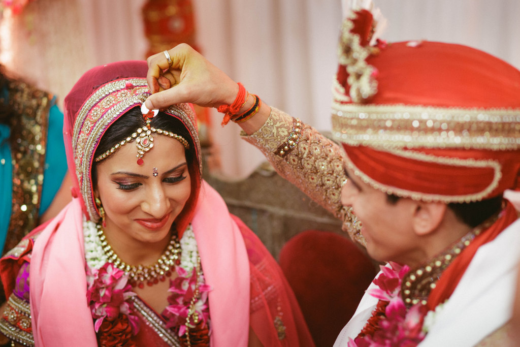 hindu-wedding-mumbai-into-candid-photography-dk-40.jpg