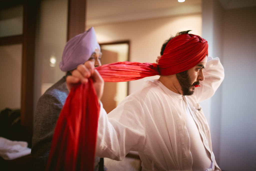 destination-dubai-sikh-wedding-into-candid-photography-pd-0007.jpg