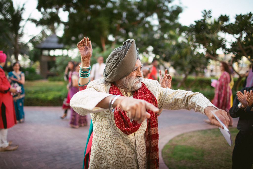 destination-dubai-hindu-wedding-into-candid-photography-pd-0025.jpg