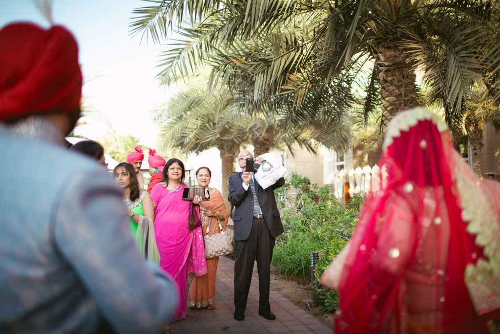 destination-dubai-hindu-wedding-into-candid-photography-pd-00222.jpg