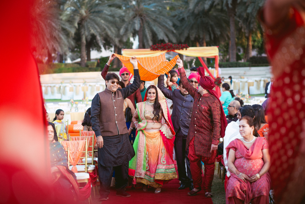 destination-dubai-hindu-wedding-into-candid-photography-pd-00361.jpg