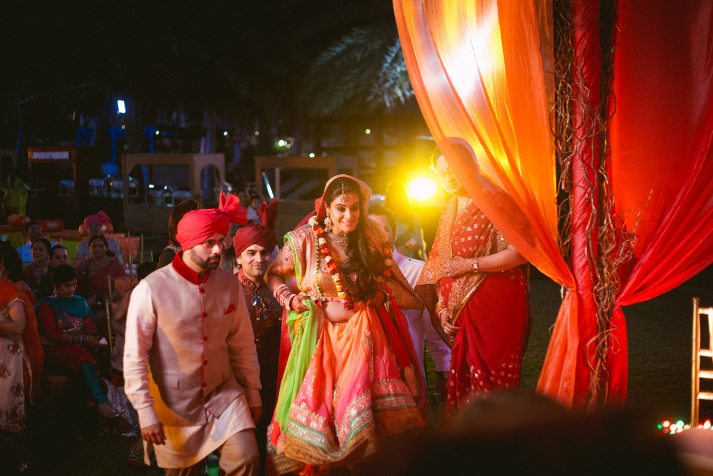 destination-dubai-hindu-wedding-into-candid-photography-pd-00431.jpg
