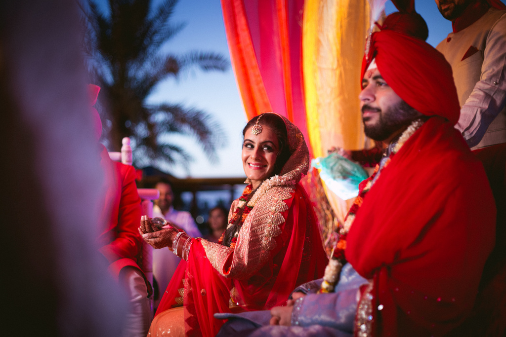 destination-dubai-hindu-wedding-into-candid-photography-pd-00481.jpg