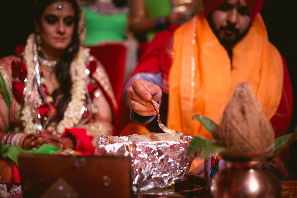 destination-dubai-hindu-wedding-into-candid-photography-pd-00601.jpg