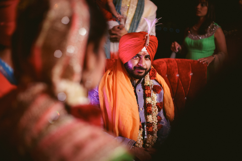 destination-dubai-hindu-wedding-into-candid-photography-pd-00641.jpg