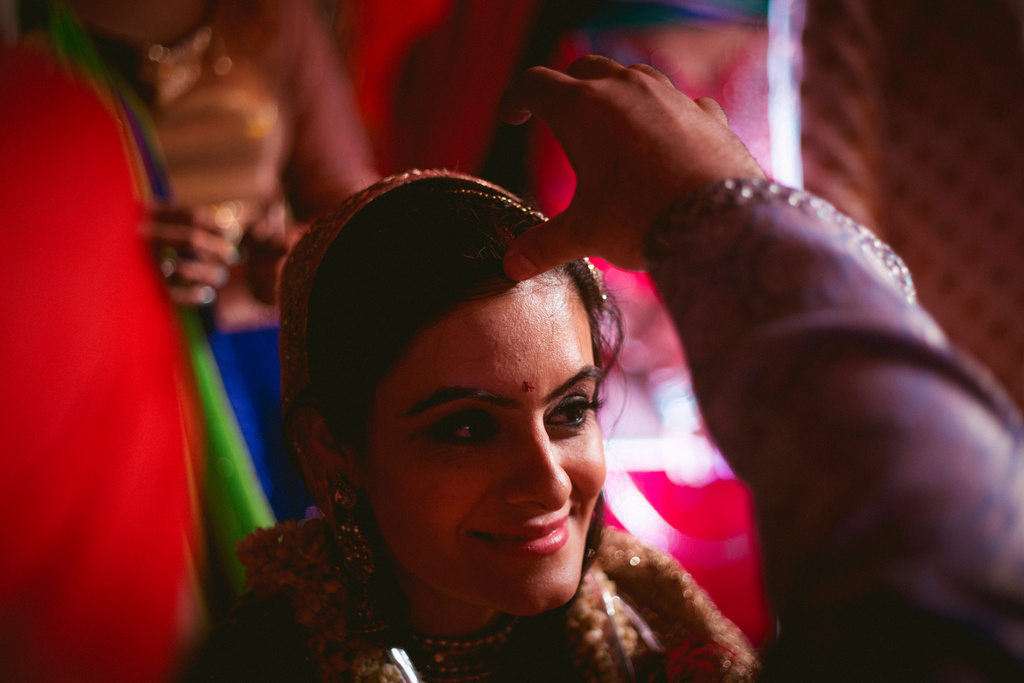 destination-dubai-hindu-wedding-into-candid-photography-pd-00661.jpg