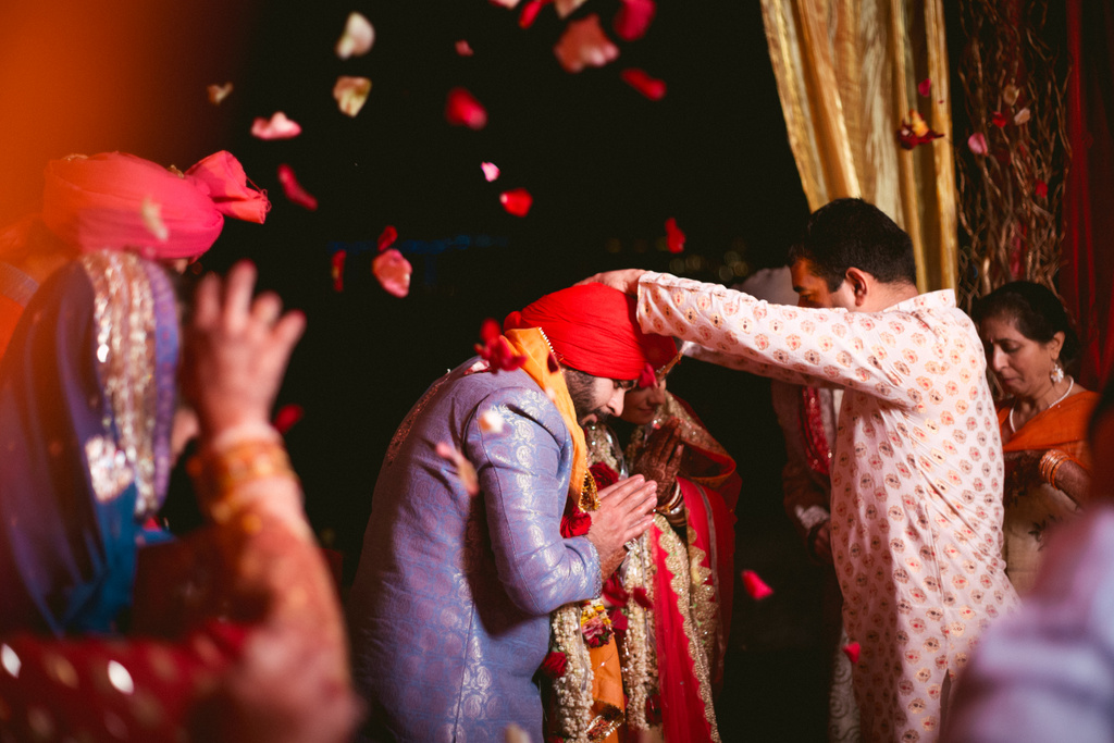 destination-dubai-hindu-wedding-into-candid-photography-pd-00671.jpg