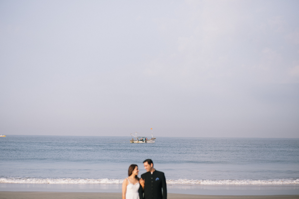 goa-beach-pre-wedding-couple-session-into-candid-photography-mk-20.jpg