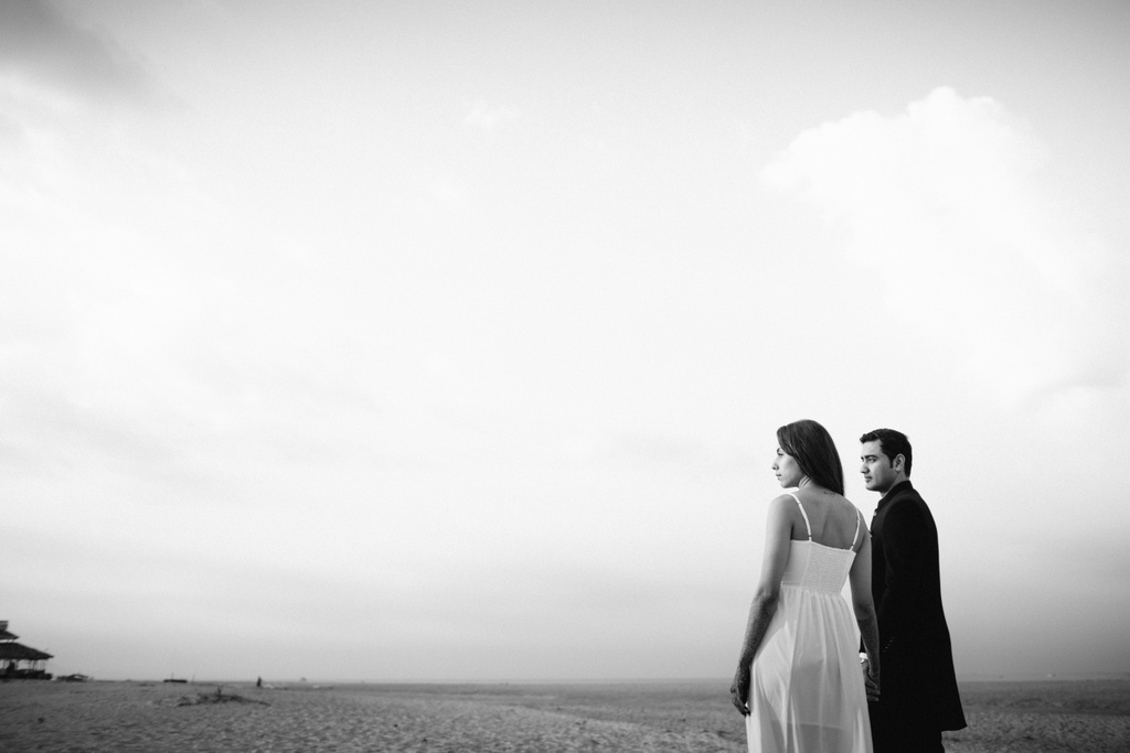 goa-beach-pre-wedding-couple-session-into-candid-photography-mk-031.jpg
