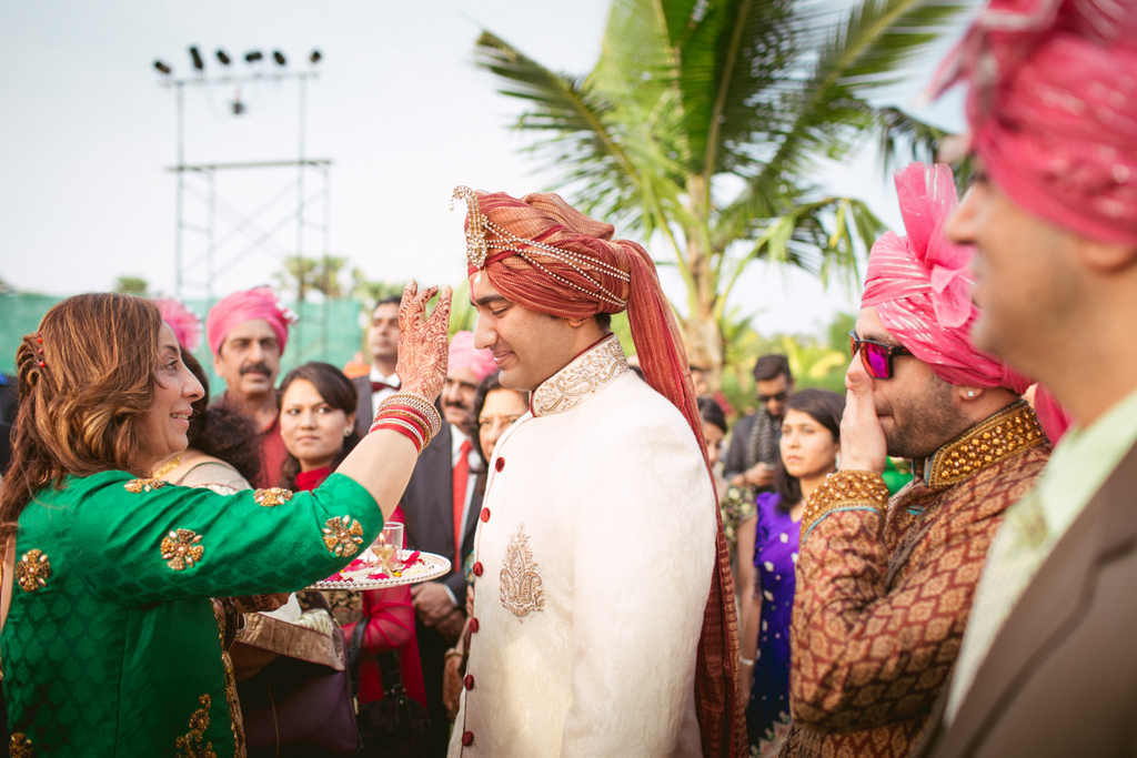 goa-destination-wedding-into-candid-photography-27.jpg