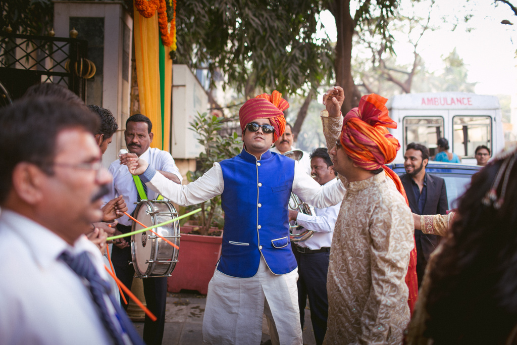 into-candid-photography-hindu-wedding-mumbai-ks-13.jpg