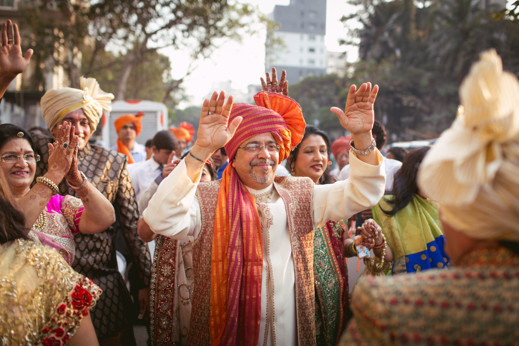 into-candid-photography-hindu-wedding-mumbai-ks-16.jpg