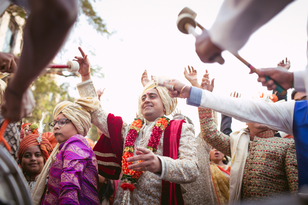 into-candid-photography-hindu-wedding-mumbai-ks-17.jpg