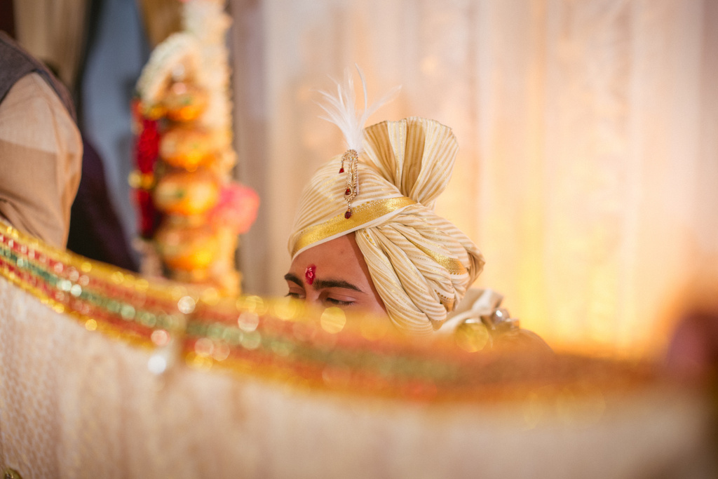 into-candid-photography-hindu-wedding-mumbai-ks-28.jpg