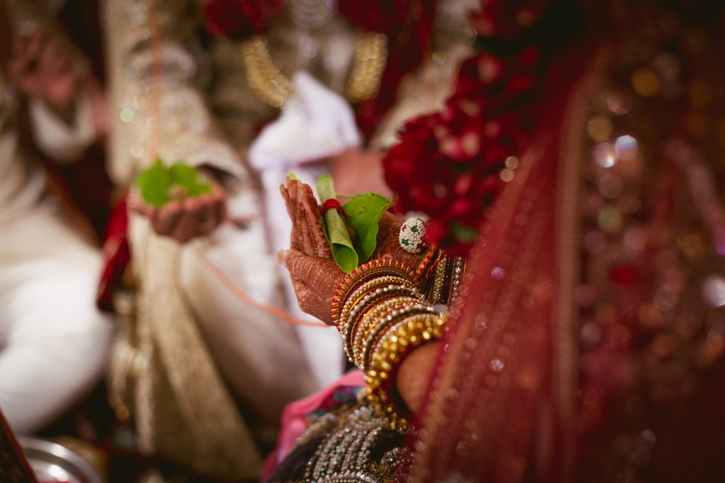 into-candid-photography-hindu-wedding-mumbai-ks-35.jpg