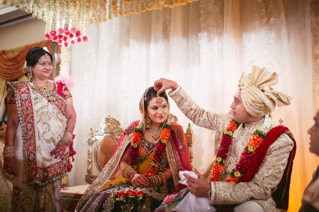 into-candid-photography-hindu-wedding-mumbai-ks-41.jpg