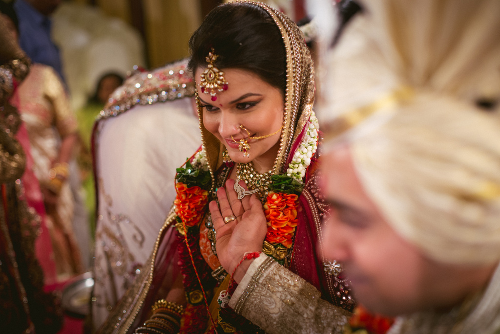 into-candid-photography-hindu-wedding-mumbai-ks-42.jpg