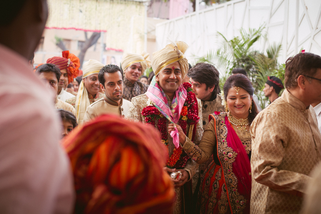 into-candid-photography-hindu-wedding-mumbai-ks-23.jpg