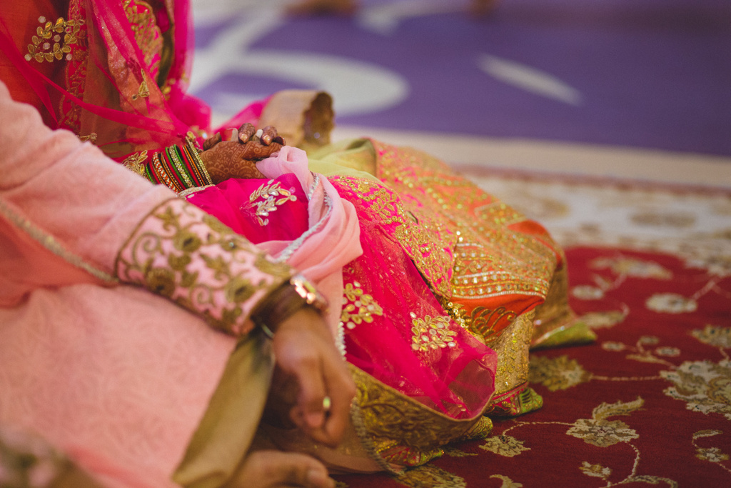 destination-wedding-photography-dubai-into-candid-gurudwara-rv-055.jpg