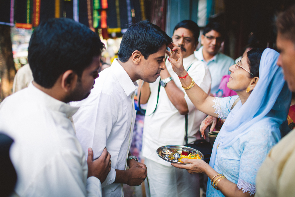 mumbai-candid-wedding-photographer-into-candid-av-06.jpg