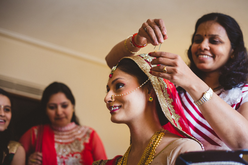 mumbai-candid-wedding-photographer-into-candid-av-26.jpg