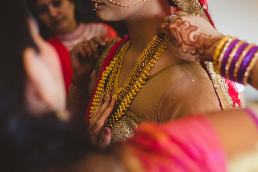 mumbai-candid-wedding-photographer-into-candid-av-27.jpg