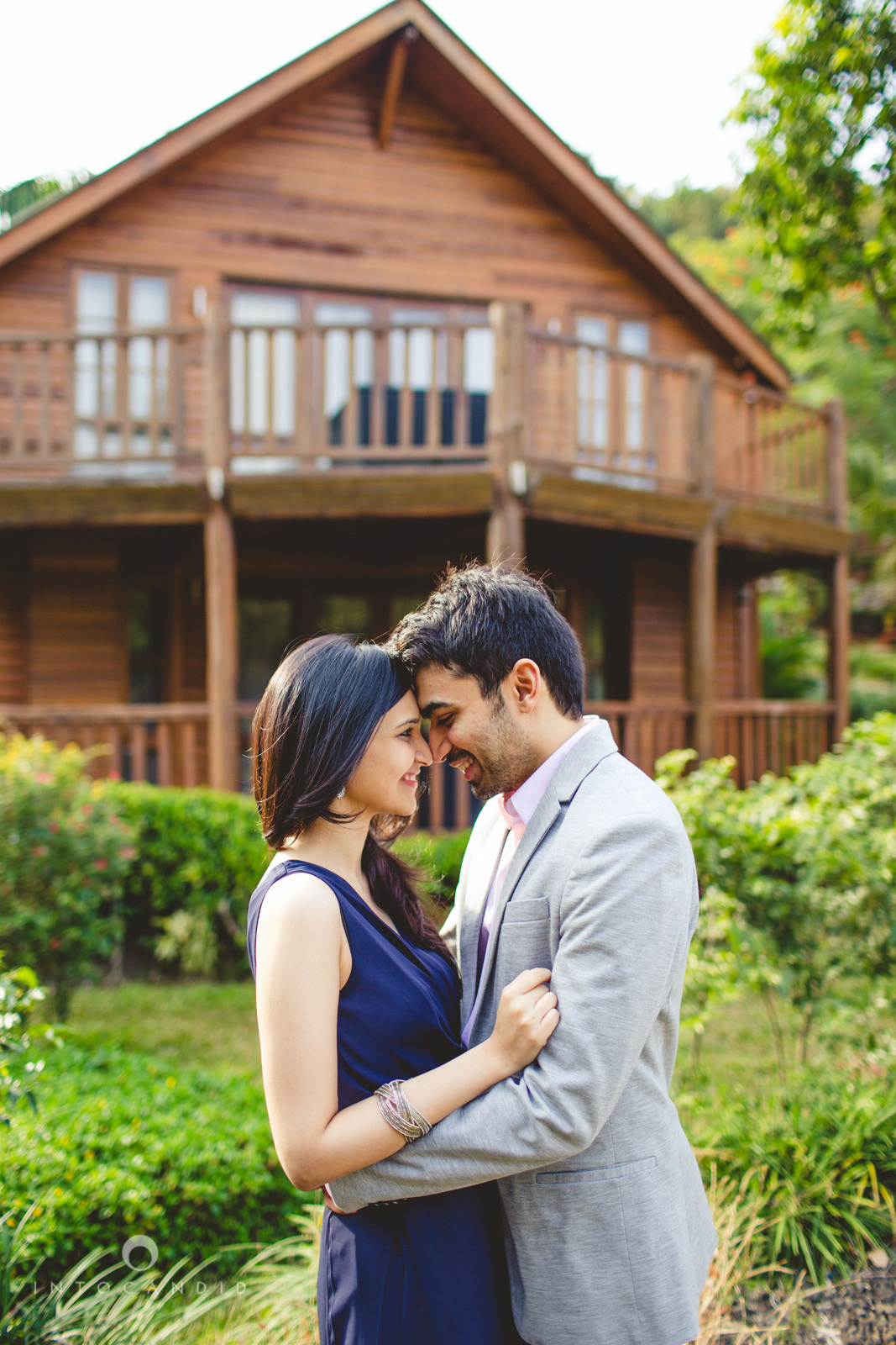 aambyvalley-lonavala-coupleshoot-prewedding-intocandid-ma-04.jpg