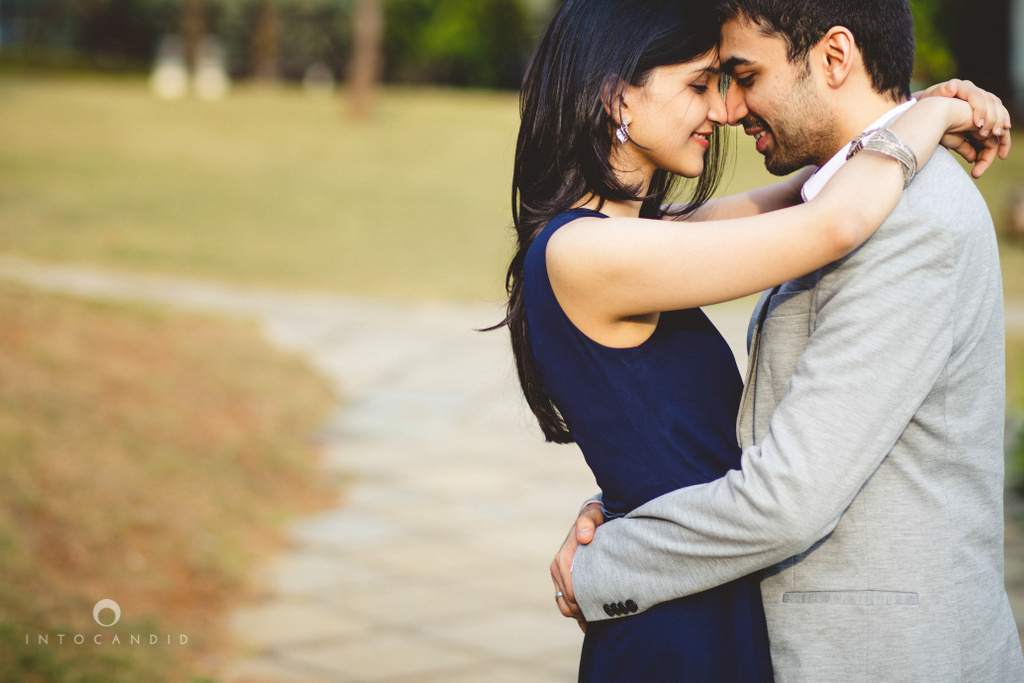 aambyvalley-lonavala-coupleshoot-prewedding-intocandid-ma-08.jpg