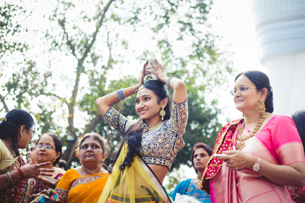 saharastar-mumbai-hindu-wedding-photography-intocandid-ma-31.jpg
