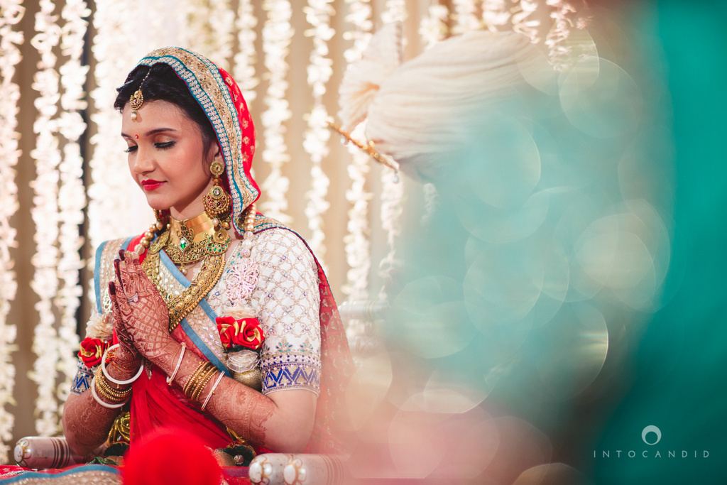 saharastar-mumbai-hindu-wedding-photography-intocandid-ma-34.jpg