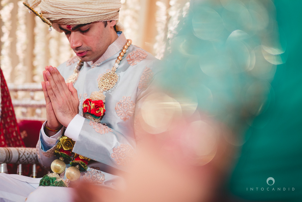 saharastar-mumbai-hindu-wedding-photography-intocandid-ma-35.jpg