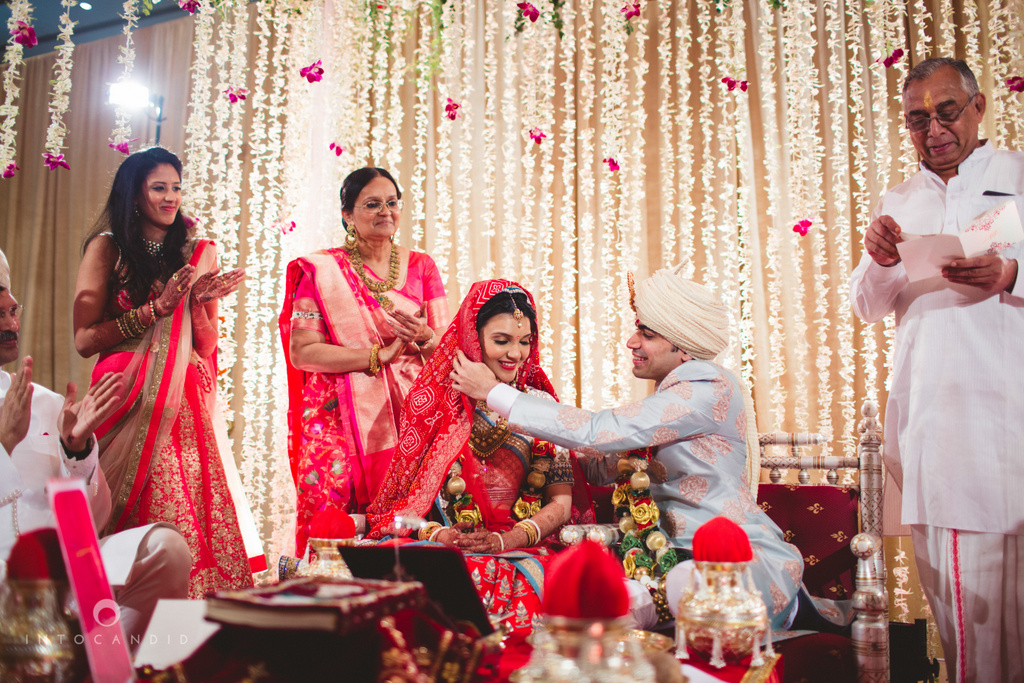 saharastar-mumbai-hindu-wedding-photography-intocandid-ma-39.jpg