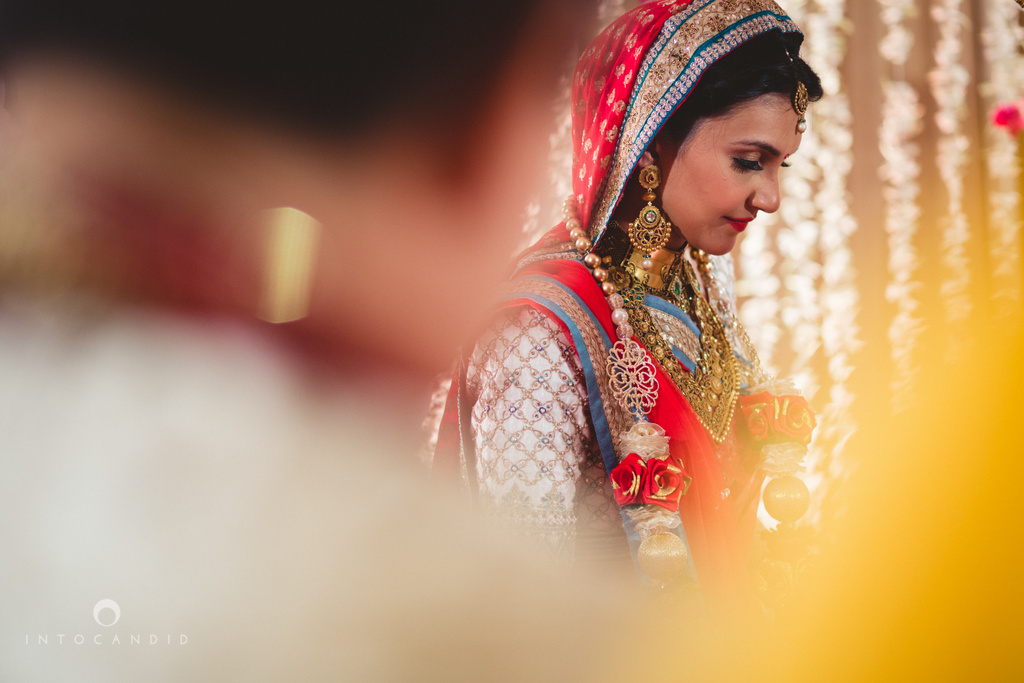 saharastar-mumbai-hindu-wedding-photography-intocandid-ma-44.jpg