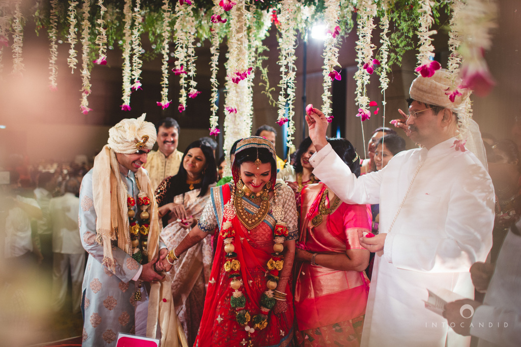 saharastar-mumbai-hindu-wedding-photography-intocandid-ma-43.jpg